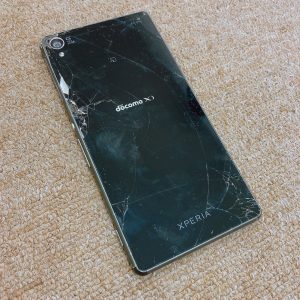 XperiaZ3画面割れ