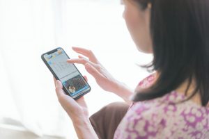 スマホのタッチパネルが反応しなくなった…修理は安い業者に頼むべき？