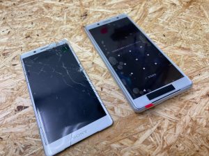 【Xperia XZ2compact(SO-05K)】画面割れ修理 (津田沼店)