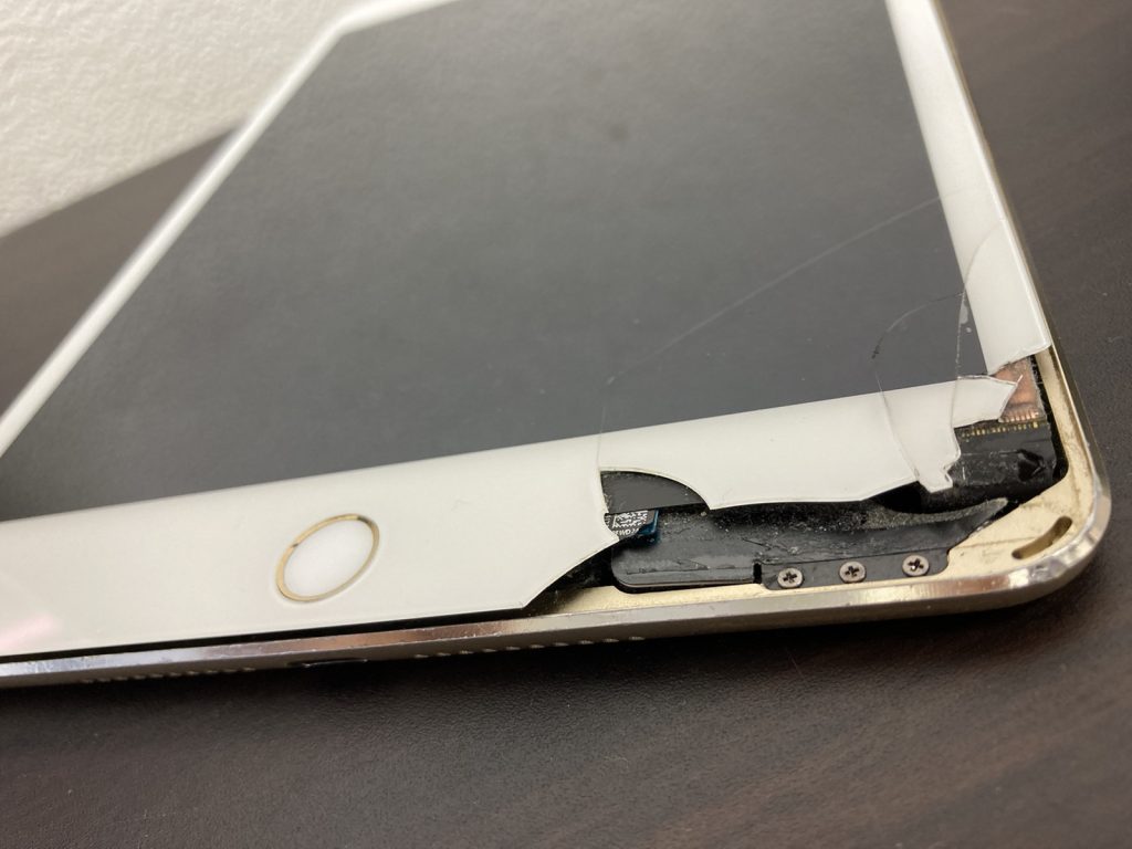iPad mini4　画面割れ　液晶不良　画面交換　画面修理　修理　新宿