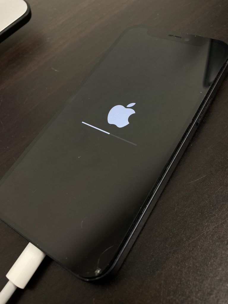 iPhone 12 mini　リンゴループ　修理　新宿