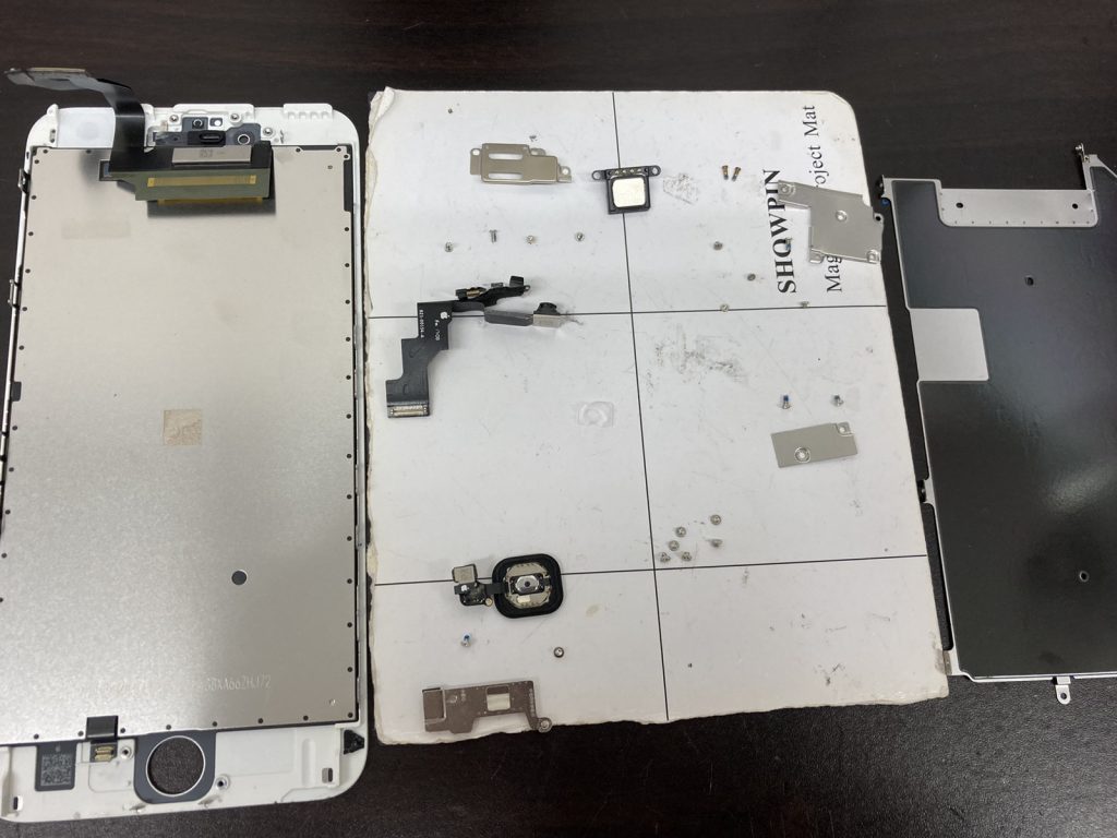 iPhone 6sPlus 画面割れ 修理 新宿