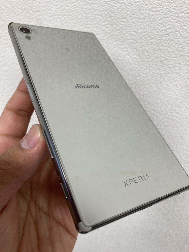 Xperia Z5 Premium　起動不可　バッテリー交換　修理　新宿