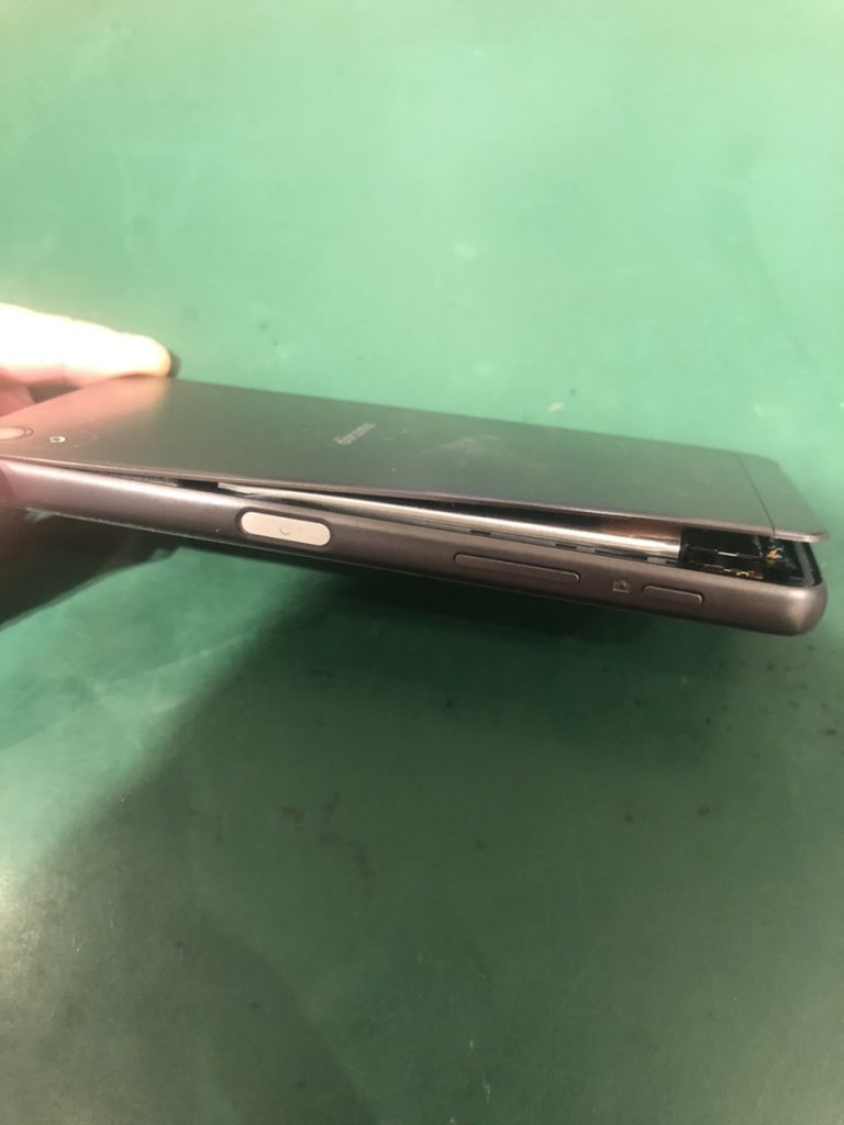 Xperia X Performance バッテリー膨張 COCO東急プラザ蒲田