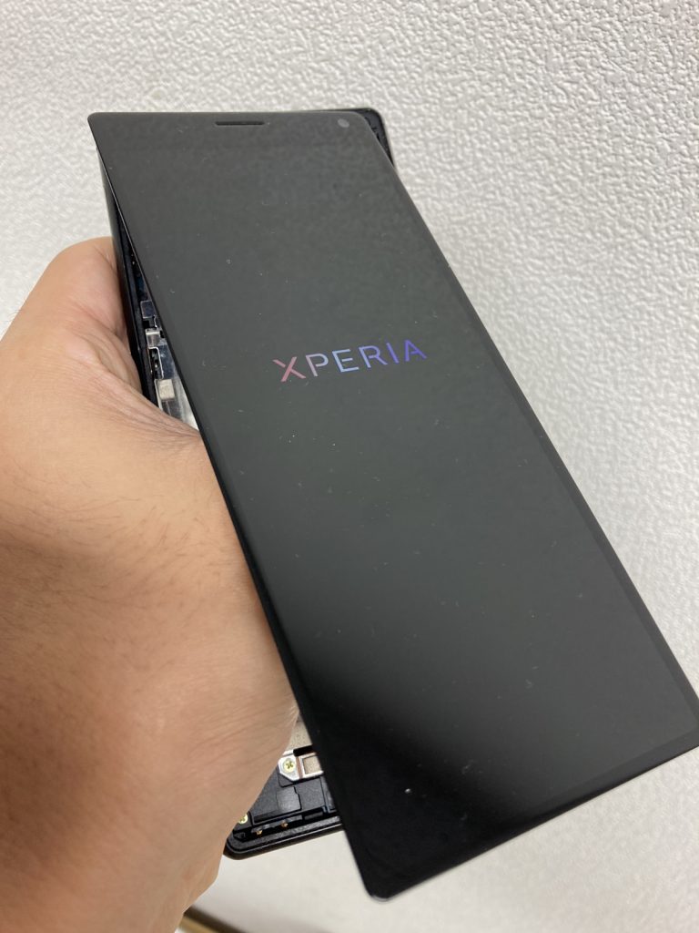 Xperia 8　液晶不良　液晶交換　液晶修理　画面修理　画面交換　修理　新宿