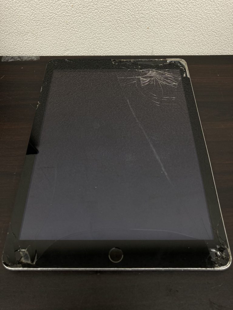 iPad 5　ガラス割れ　ガラス修理　ガラス交換　画面割れ　画面修理　画面交換　修理　新宿