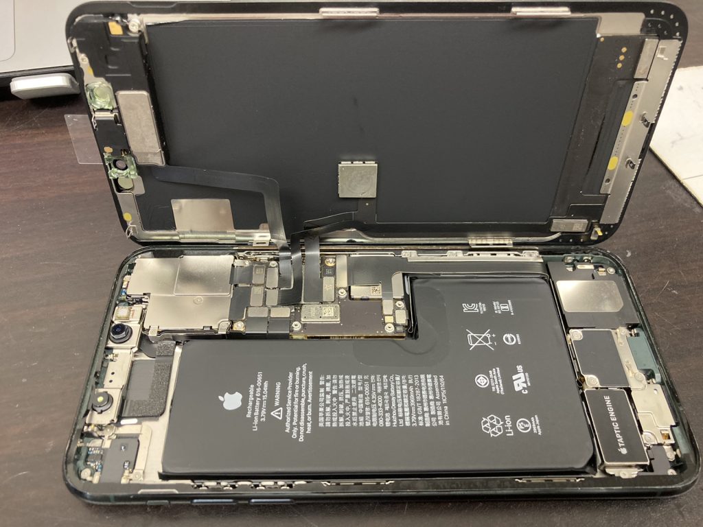 iPhone 11promax　液晶不良　液晶漏れ　液晶交換　画面交換　修理　新宿