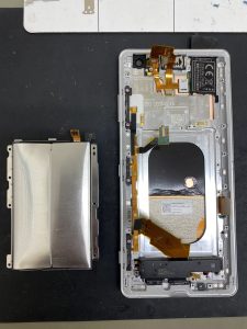 XperiaXZ3 バッテリー膨張修理