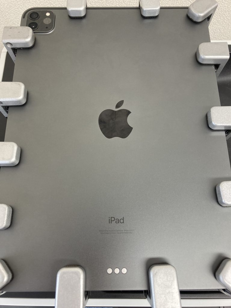 【iPad Pro11 第3世代】水没液晶不良の修理実績（新宿店 