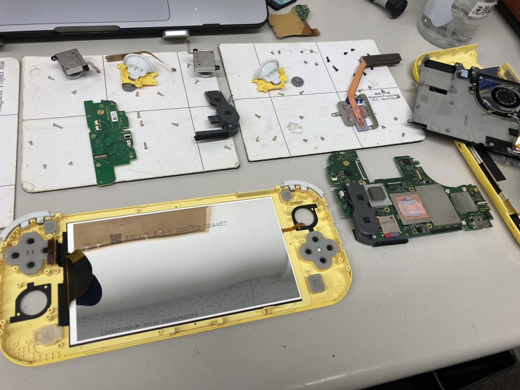 Nintendo Switch Lite グレー 液晶不良 液晶表示に問題が起きているNintendo Switch Liteもお任せ下さい