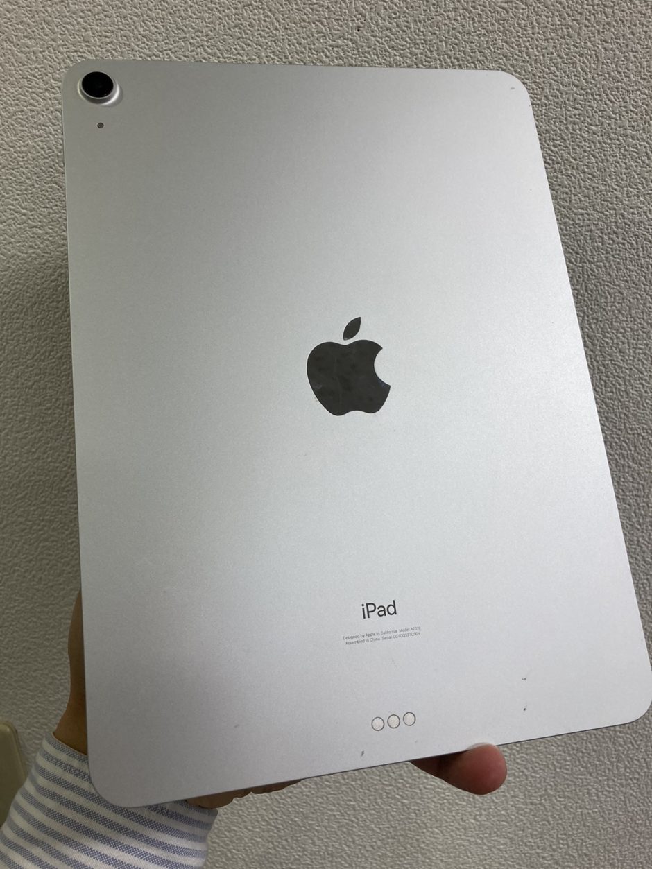 apple ipad air 4 グレー　画面割れ