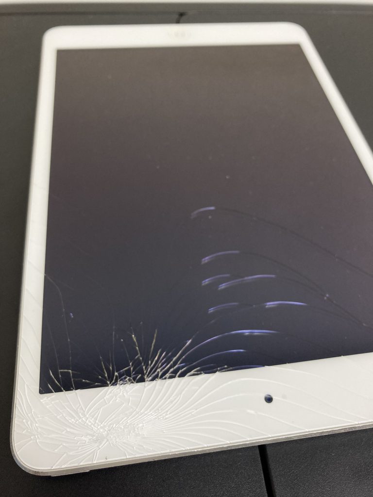 iPad mini2　画面割れ　ガラス割れ　画面交換　ガラス交換　画面修理　ガラス修理　修理　新宿