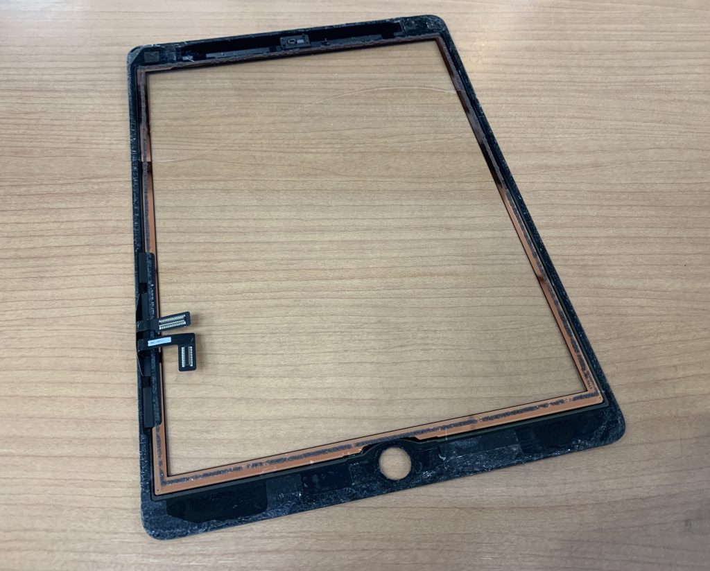 【iPad5】ガラス割れ修理（本厚木）