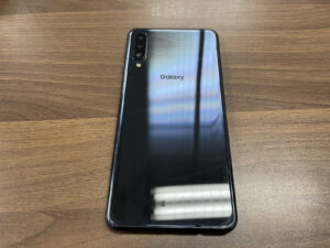 Galaxy A7 画面交換修理