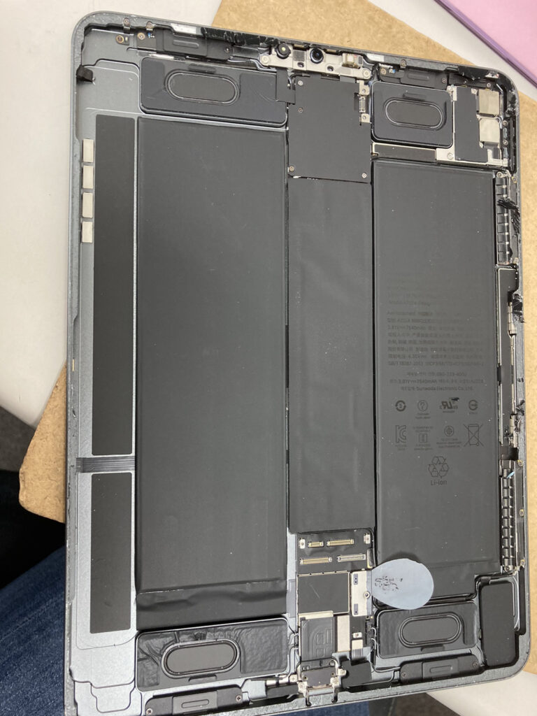 iPad Pro11 第2世代　画面割れ　画面交換　画面修理　修理　新宿