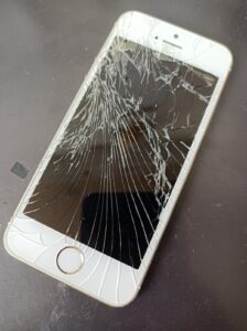 【修理実績】iPhone5s画面割れ修理(本厚木)