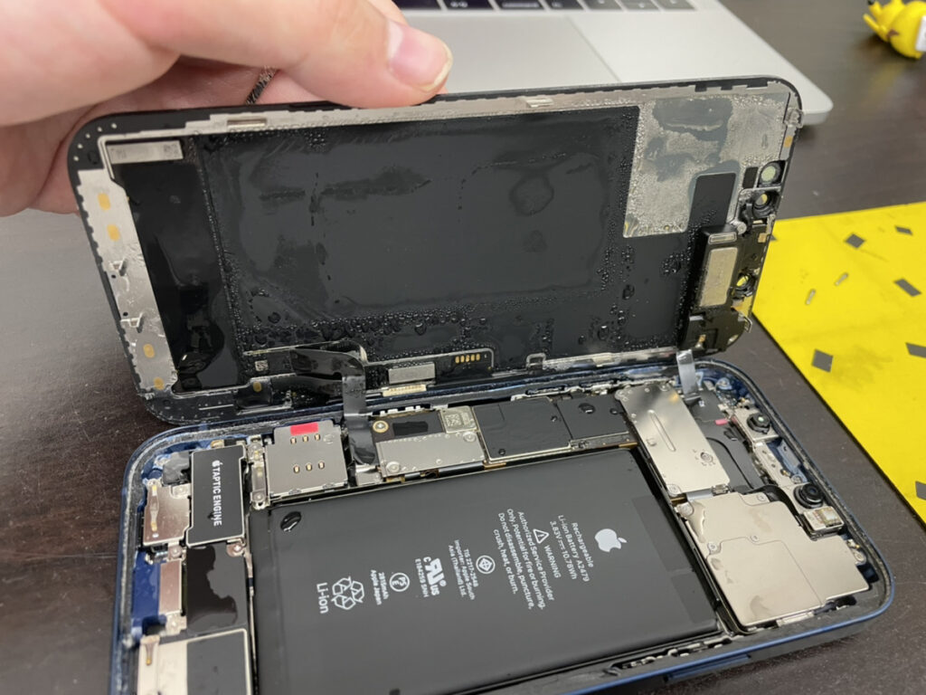 Y*y様 Apple iPhone 12 ホワイト 本体　64gb 水没修理品 Y*y様 Apple iPhone 12 ホワイト 本体 64gb 水没修理品 iPhone本体