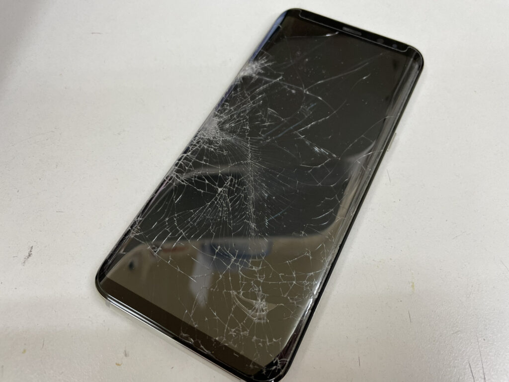 docomo Galaxy S8 本体 画面ひび割れ Galaxy S8】画面と背面が割れてしまった症状の修理 | 【スマホ