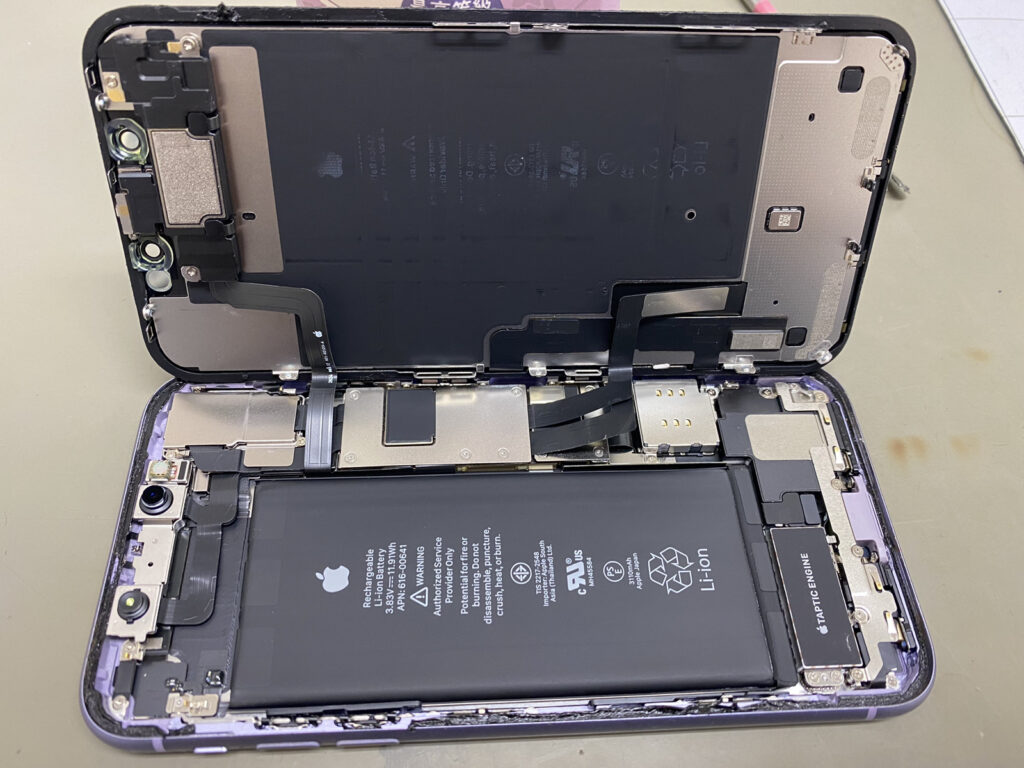 iPhone11 分解 画面修理