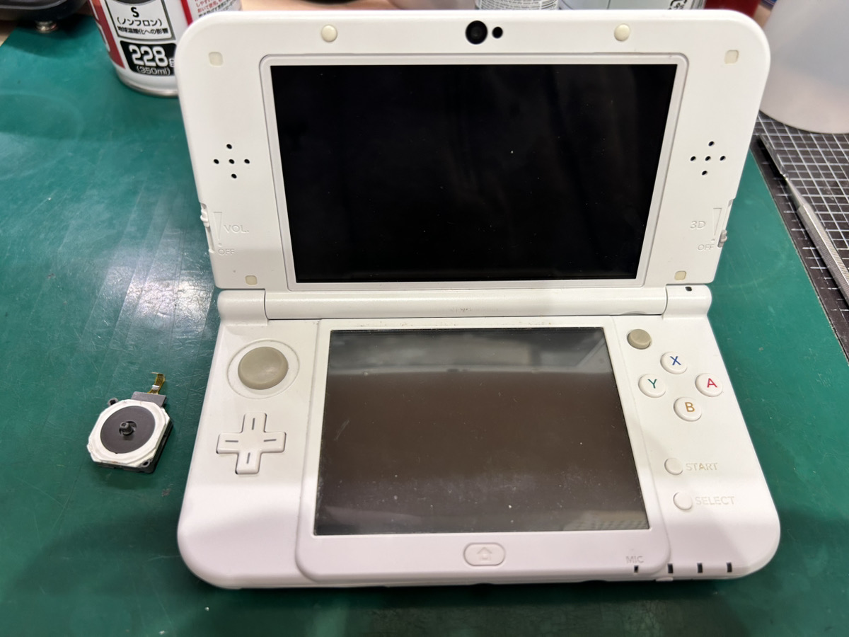Nintendo New3DSLL スライドパッドユニット交換修理【COCO東急プラザ