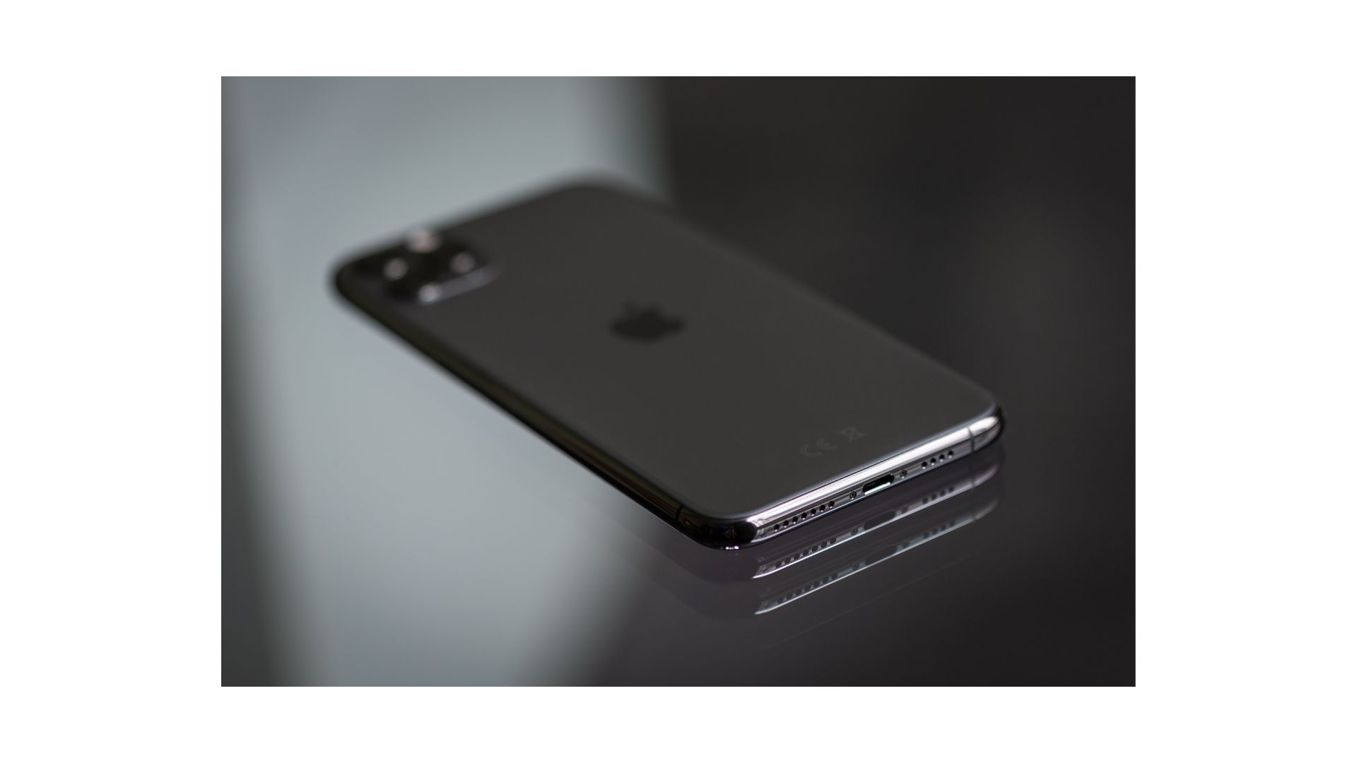 iPhone12は水没しても大丈夫？水没マークの確認方法とおすすめの対処法4選