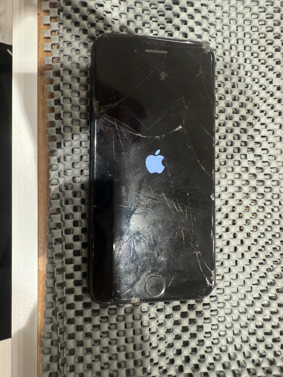 iPhoneSE3 画面交換修理【COCOスマホソニック錦糸町PARCO店】