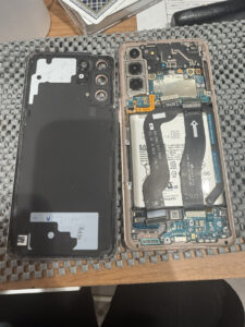 GALAXY S21 5G画面交換修理【COCOスマホソニック錦糸町PARCO店】