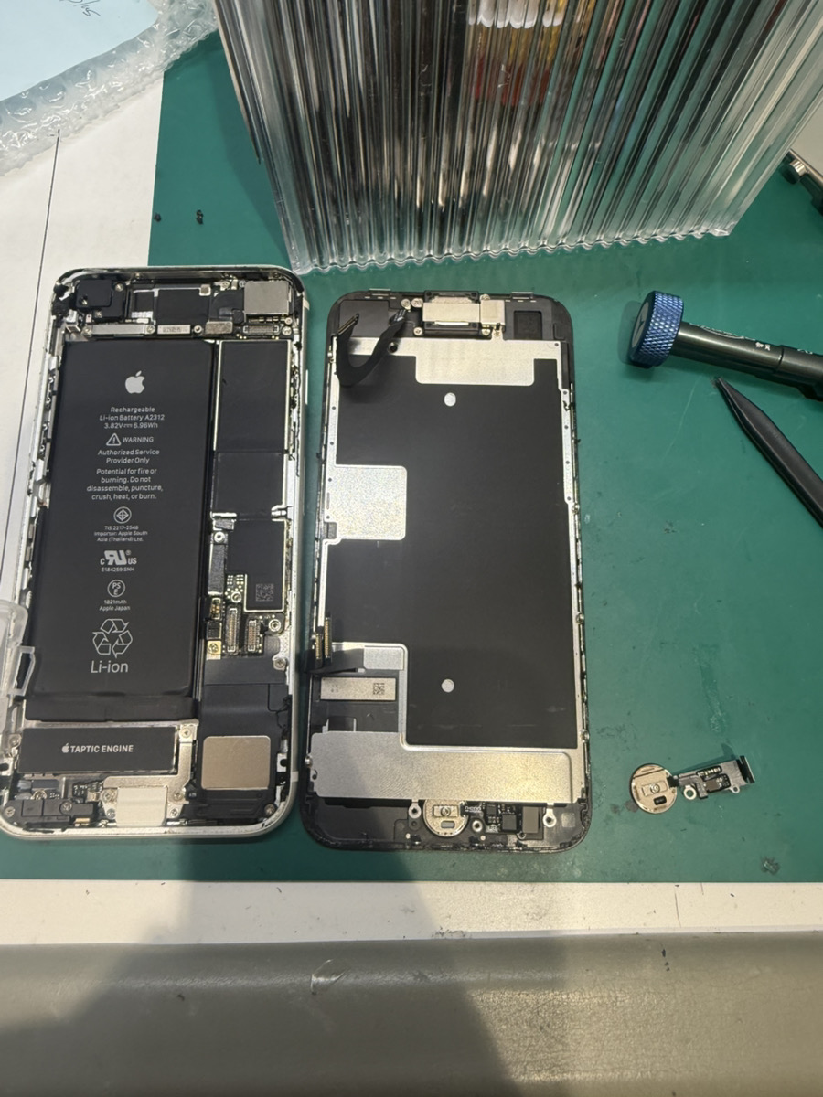iPhoneSE2ホームボタン反応なし画面交換修理【COCOスマホソニック錦糸町PARCO店】