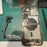 iPhone13ProMaxドッグコネクタ、バッテリー交換修理【COCOスマホソニック錦糸町PARCO店】