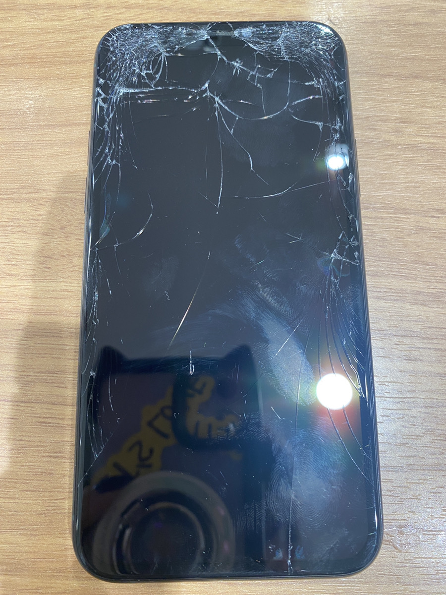 iPhone11Pro画面交換修理【COCOスマホソニック錦糸町PARCO店】