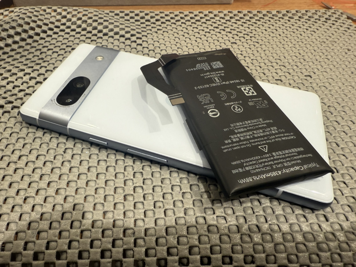 Pixel 7aバッテリー交換【COCOスマホソニック錦糸町PARCO店】