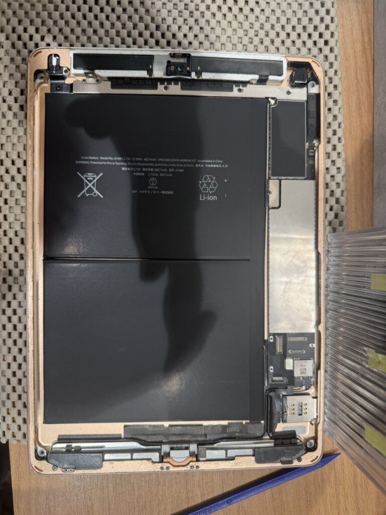 美品 iPad 第6世代 バッテリー93% iPad 第6世代のバッテリー交換で電池持ちが悪い症状が改善！寿命