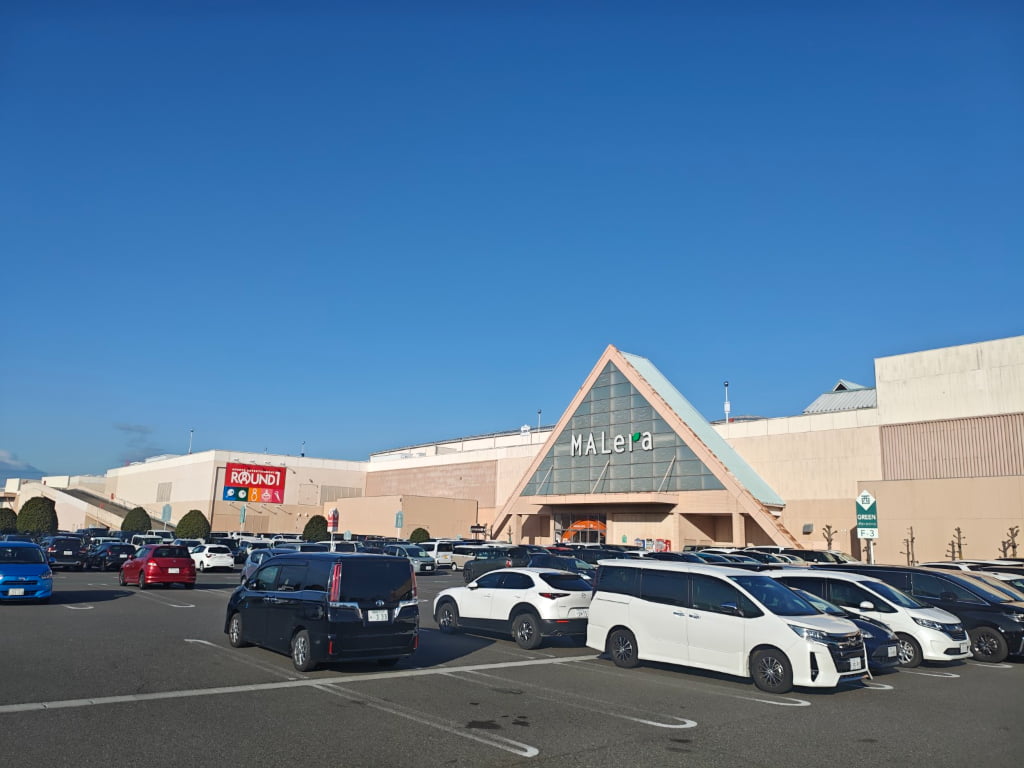 １.モレラ岐阜に到着したら、WHITE GATE西入口付近までお越し願います。