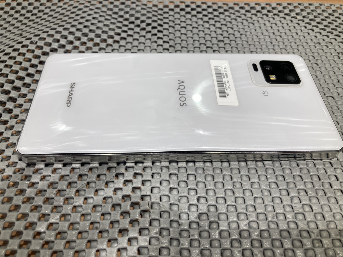AQUOS zero6バッテリー交換修理【COCOスマホソニック錦糸町PARCO店】