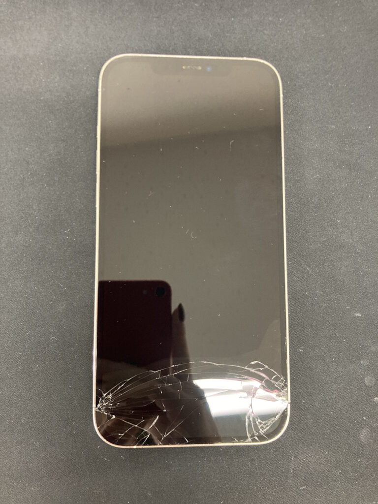 iPhone 12 Pro Max 画面交換修理 【スマホソニック八王子店