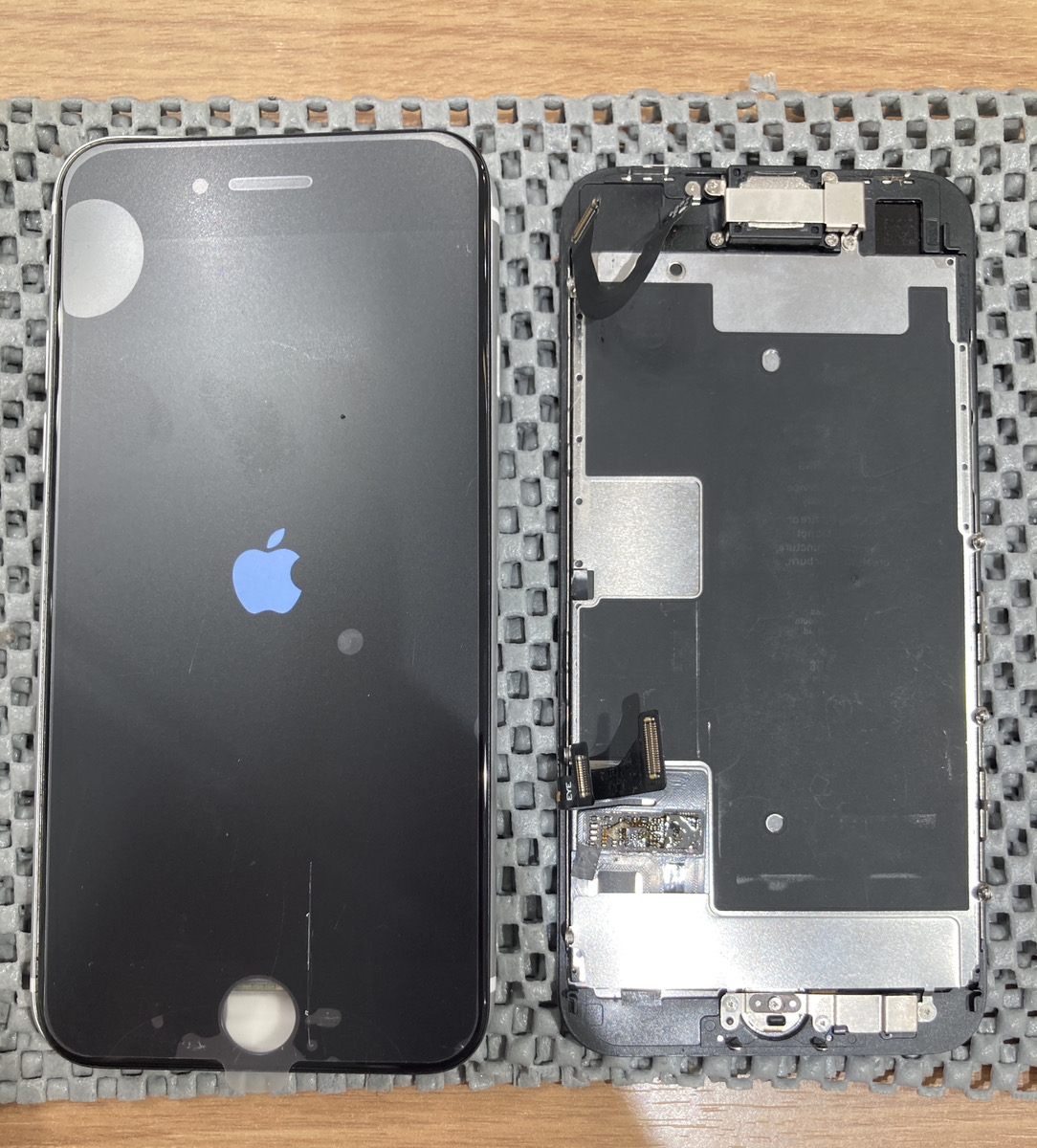 iPhoneSE2画面交換修理【COCOスマホソニック錦糸町PARCO店】