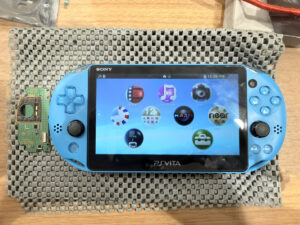 PSVita2000 L基板交換修理【錦糸町PARCO店】